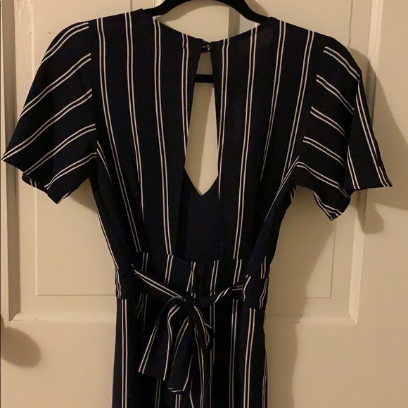 Cropped Striped Jumpsuit - Picture 3 of 6